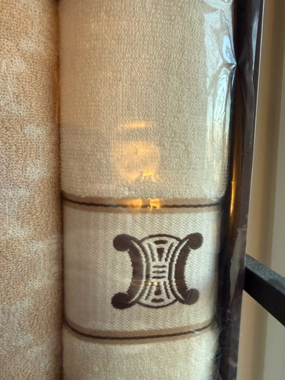 Celine Towels - Picture 3 of 3